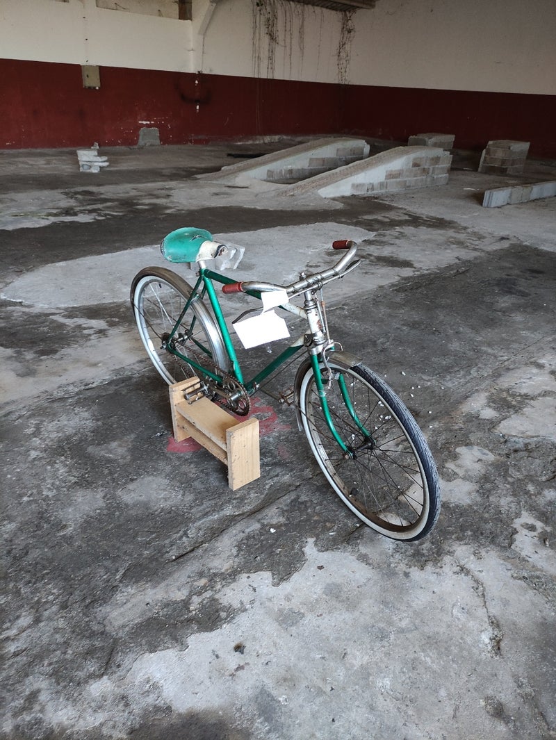 bicicleta antigua BH verde