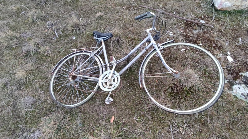 Bicicleta antigua para restaurar 