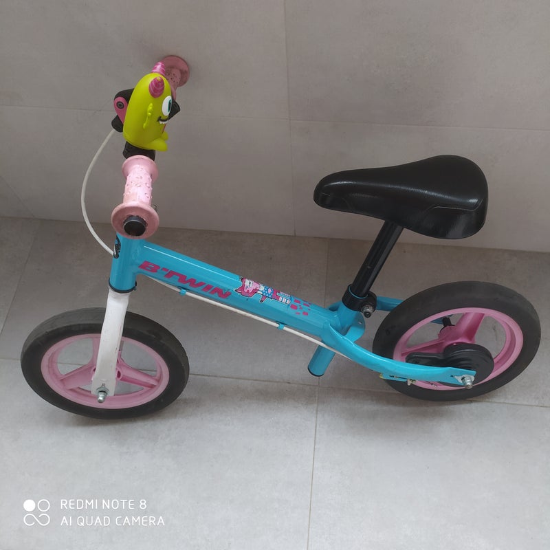 Bicicleta infantil sin pedales con freno