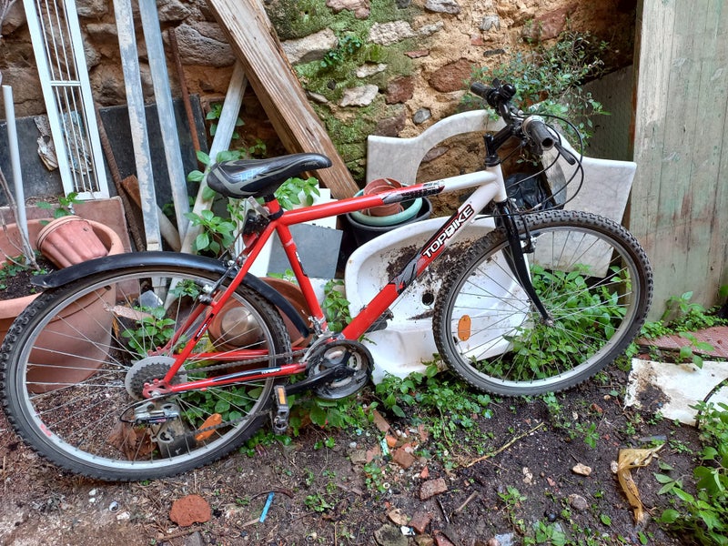 Bicicletas usadas a reparar