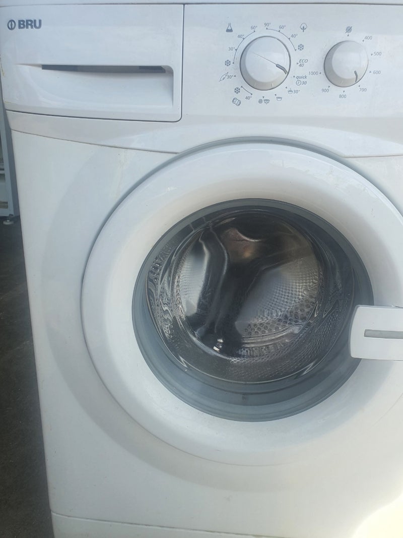 hola vendo lavadora 