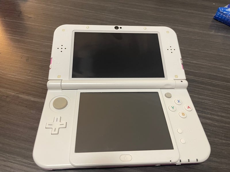 Nintendo 3DS XL más dos juegos