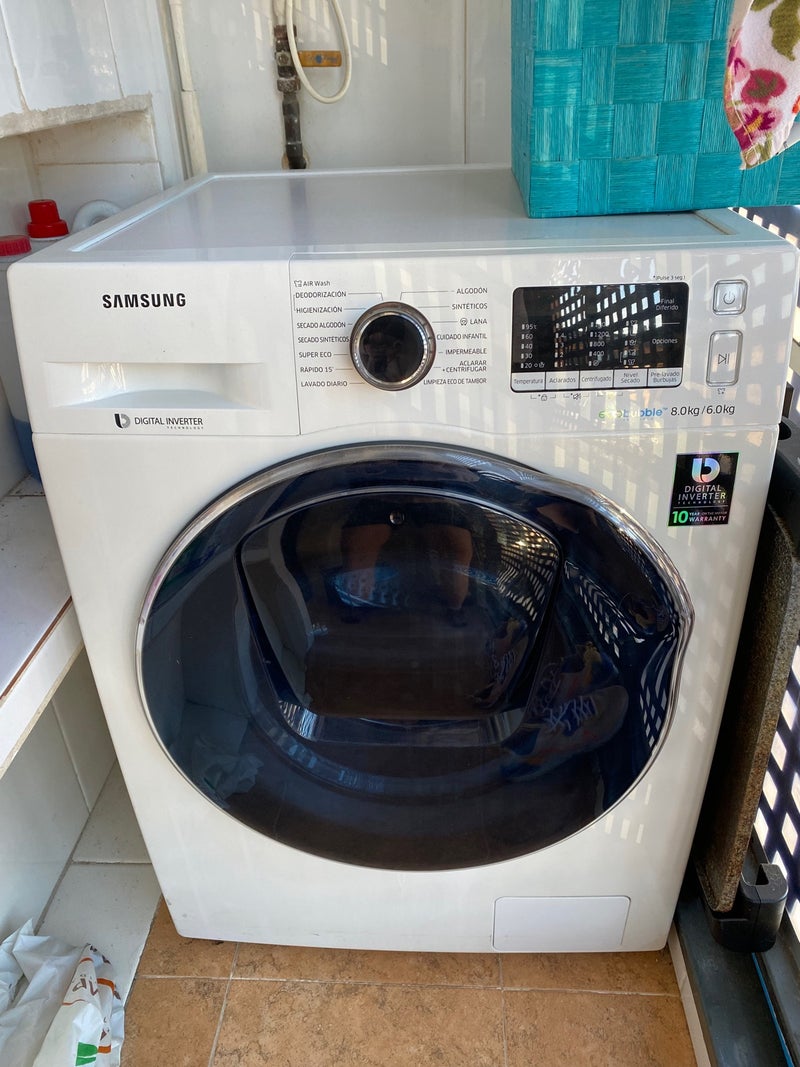 Se vende lavadora secadora SAMSUNG 