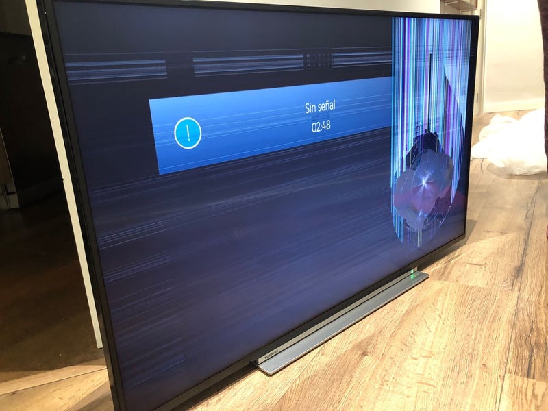 TV LCD CON GOLPE