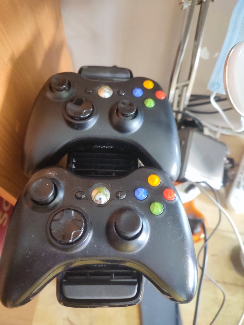 Xbox 360 con 2 mandos HHD 1 tera con 97 Juegos